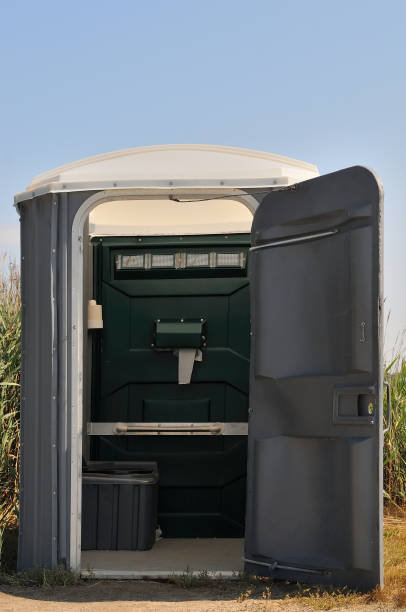 Best Emergency porta potty rental  in South Hutchinson, KS